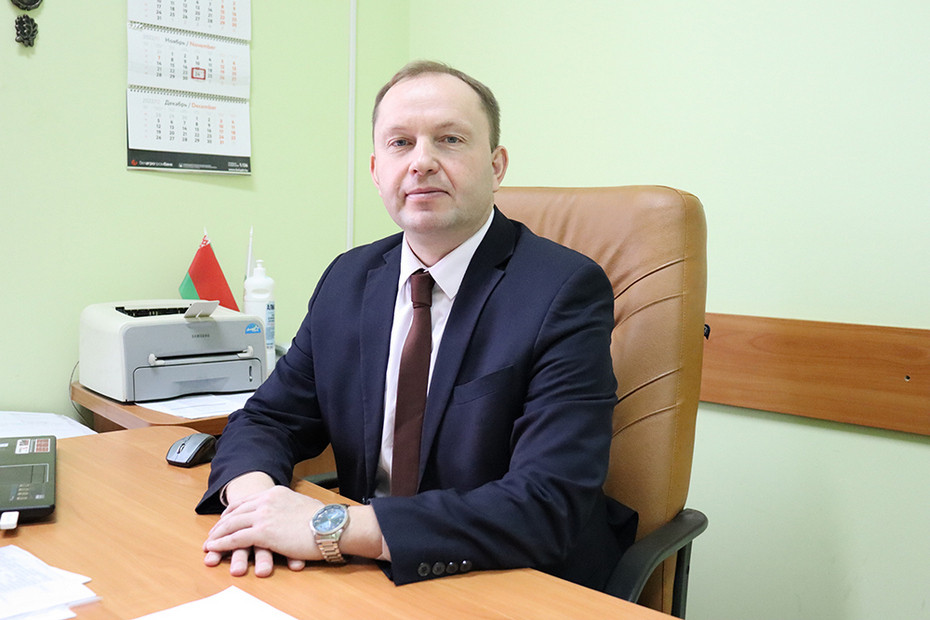 «Прямую линию» с населением района провел заместитель председателя райисполкома Юрий Куликов