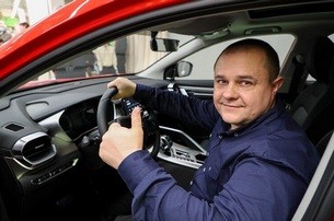Свислочанин Александр Мацкевич выиграл автомобиль в игре «Удача в придачу!»