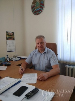 «Прямую линию» провел председатель районного Совета депутатов Виктор Субботка