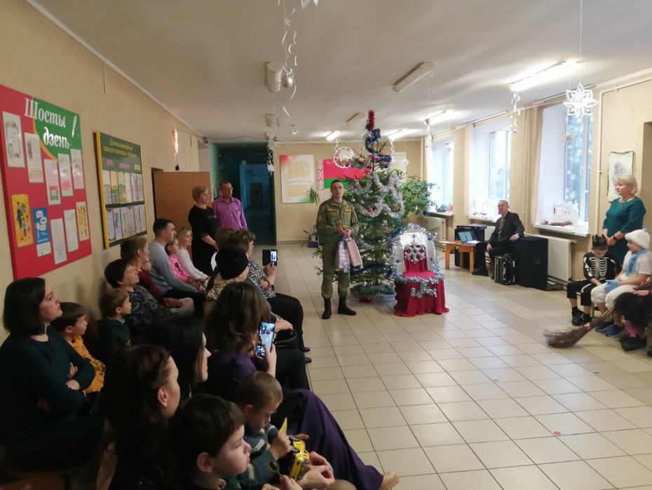 Подразделения границы Свислочского района присоединились к акции «Наши дети»
