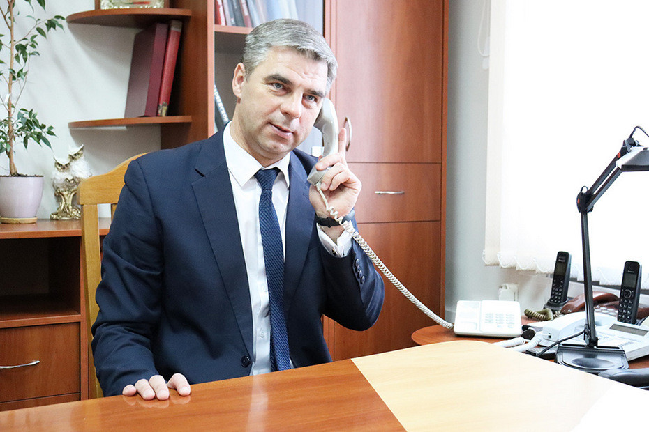 Председатель райисполкома Александр Версоцкий провел «прямую линию»