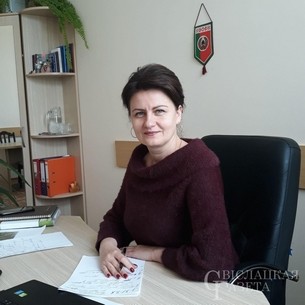 «Прямую линию» провела заместитель председателя Свислочского райисполкома Оксана Шейко