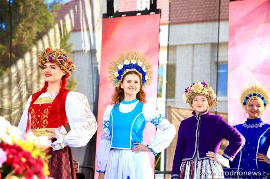 Фестиваль красоты прошел в Большой Берестовице в рамках фестиваля-ярмарки «Дажынкi-2022»