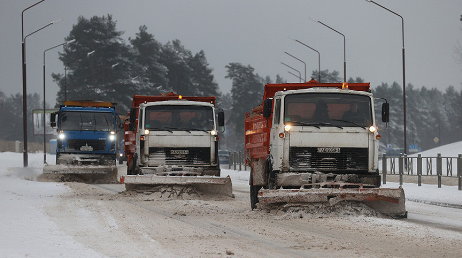 ФОТОФАКТ: Уборка снега в Гродно ведется круглосуточно