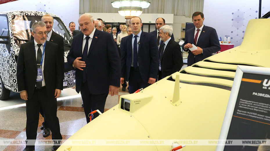 Кадровая методичка от Лукашенко, пертурбации в Минобре, визит Лаврова и научные достижения. Подробности недели Президента