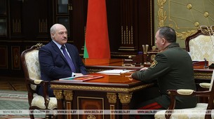 Лукашэнка абмеркаваў з міністрам абароны задуму беларуска-расійскага вучэння 