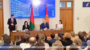 Лукашэнка - студэнтам: суверэнітэт - гэта не толькі пытанне захавання дзяржавы, гэта пытанне нацыянальных амбіцый