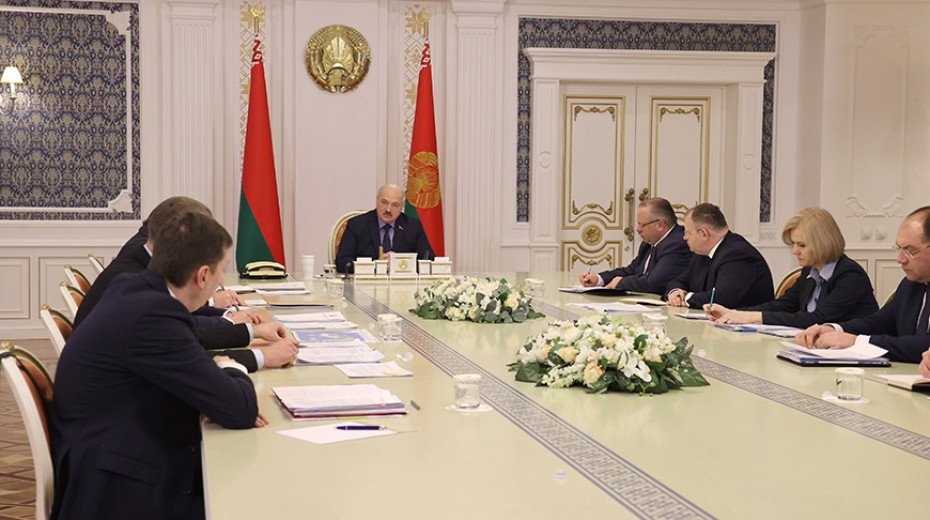 Лукашэнка: негатыўныя тэндэнцыі па экспарце ўдалося пераадолець, але супакойвацца нельга
