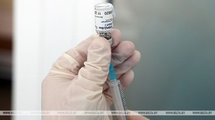 Завяршылася імунізацыя медработнікаў Беларусі першым кампанентам вакцыны 