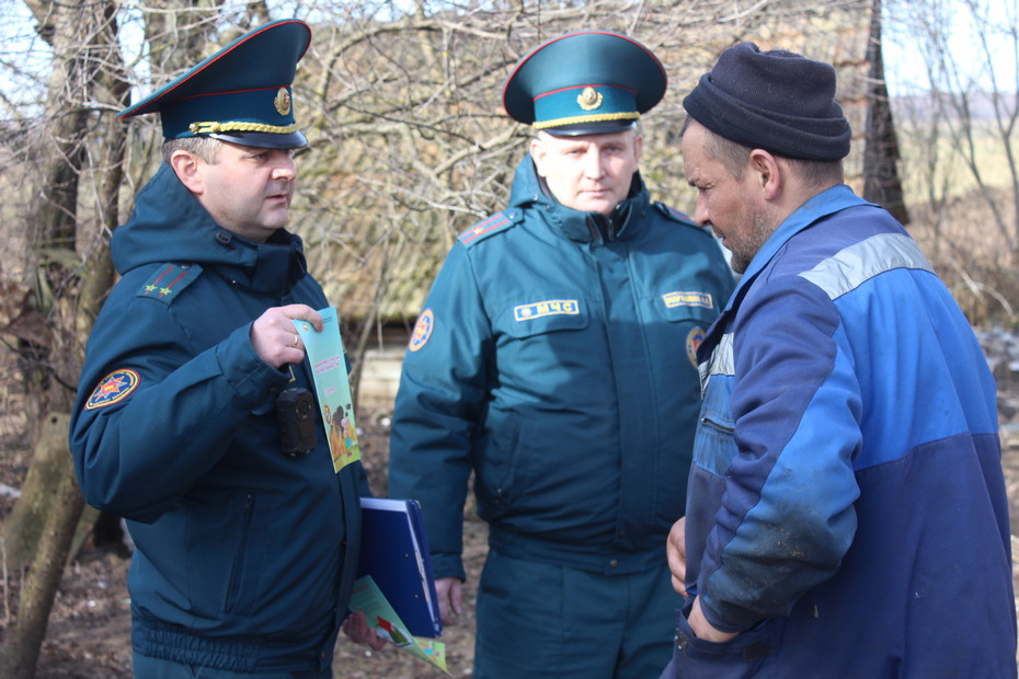 Палы на контроле у спасателей